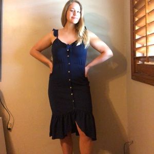 Mermaid style, navy dress!